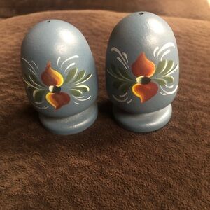 Wooden Hand Painted Salt&Pepper Shaker Oslo Norway  1992